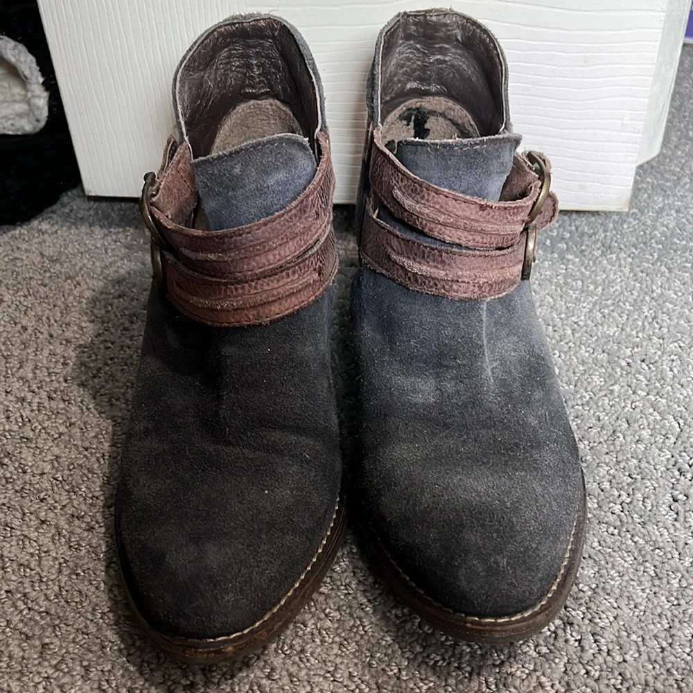Booties - Picture 3 of 4